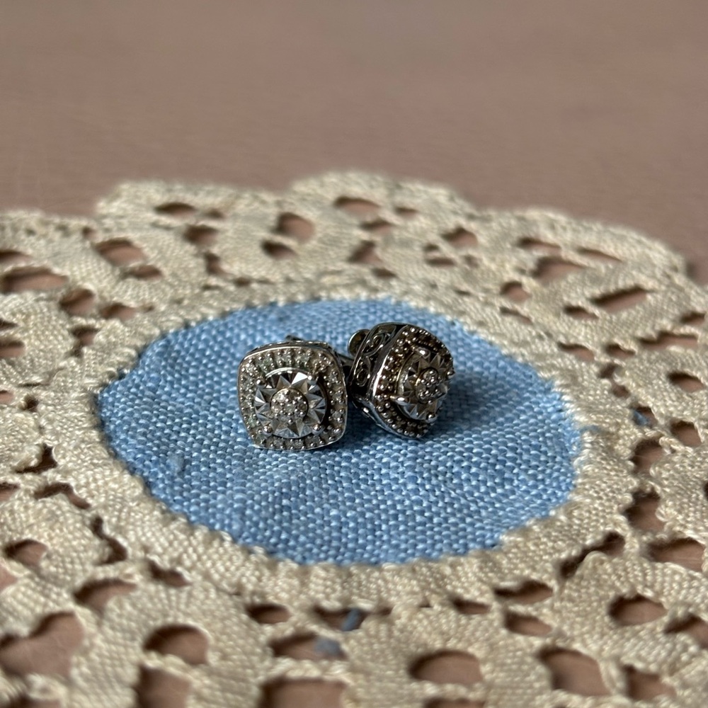 Beautiful pair of earrings and matching necklace - sterling silver
